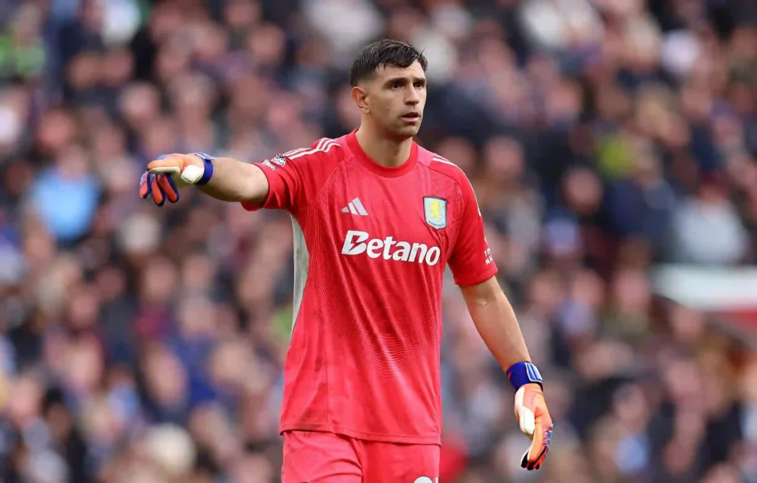 Emi-Martinez Emi Martinez Aston Villa goalkeeper Juventus transfer 2026